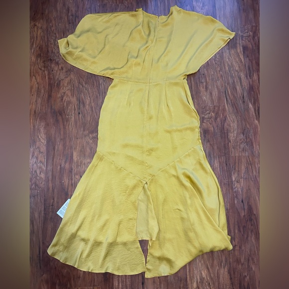 ASOS DESIGN satin flutter sleeve asymmetric hem midi dress in chartreuse - Picture 8 of 10